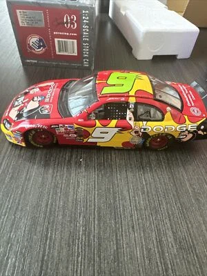 🧩 Action NASCAR 2003 Stock Car Dodge Intrepid R/T #9 Bill Elliott rojo transparente 1:24 Foto 1 de 3
