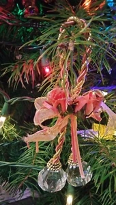 CHRISTMAS TREE ORNAMENT VINTAGE PINK CRYSTAL ROSE ROPE COLLECTIBLE HOLIDAY - Picture 1 of 5