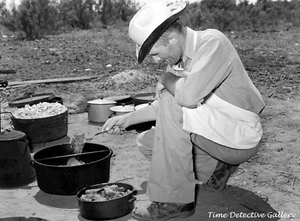 The SMS Ranch Cowboy Cook Frying Meat, Spur, Texas - 1939 - Vintage Photo Print - Picture 1 of 1