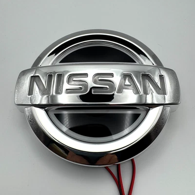 DDP para EE. UU. Nissan LED 5D emblema logotipo 117 mm * 100 mm aproximadamente 4,61 pulgadas * 3,94 en blanco JDM Foto 1 de 4