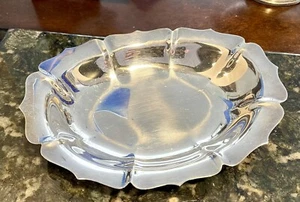 LUNT SILVERPLATE Oval Scalloped SERVING DISH - Picture 1 of 6