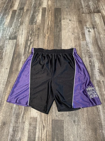Vintage 90’s Embroidered Sacramento Kings Basketball Shorts Size Large NBA Cover
