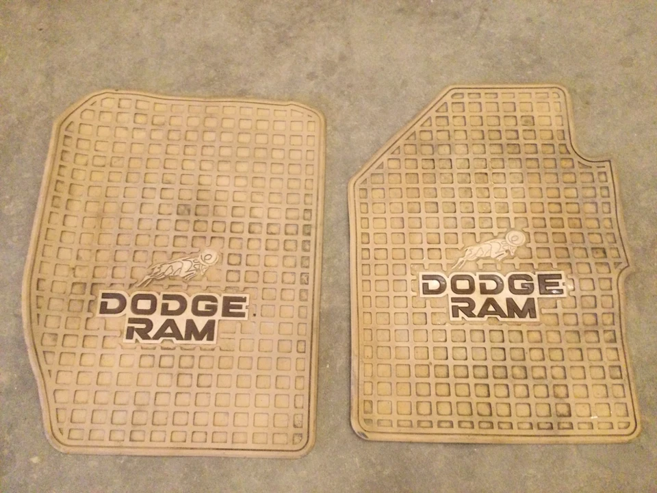 Dodge Cummins W250 W350 D250 D350 1989 primera generación tapetes color tostado OEM Foto 1 de 4