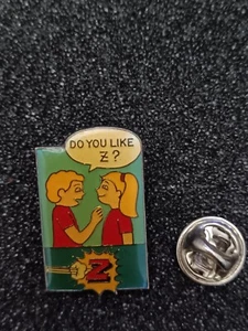 Pin's Pins Pin Enamel 42 Magasins Vêtements "Z"  - Picture 1 of 2