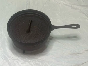 Antique Gatemark 10 Inch Cast Iron 3 Footed Pot with Gate Mark Lid 3 Legged - Picture 1 of 20