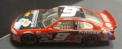 Carro solto RCCA Nascar 02 Dodge Muppets 25 anos #9 Bill Elliott 1/64 fundido LE - Imagem 1 de 4