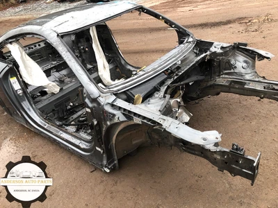 AUDI TT RS 2018-2022 PASAJERO DERECHO RIEL DELANTERO BOCINA DELANTAL CARROCERÍA MARCO CORTE Foto 1 de 4