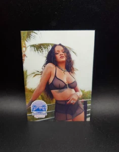 Rihanna #2A (2024) eXcess Edonismo Livello Più Alto [Carta Arte ACEO Personalizzata] - Foto 1 di 2