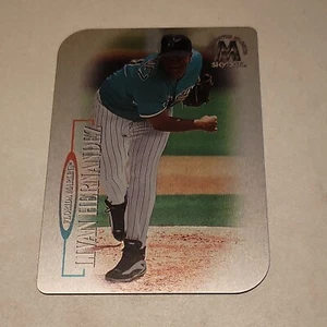 1999 Skybox Molten Metal Supernatural Xplosion Livan Hernandez #78 - Picture 1 of 4