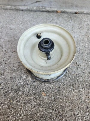 Cub Cadet Z Force 44 front rim #634-3163. Fits 11x4.00-5 tire. From 53AA5B6L710 - Image 1 of 3