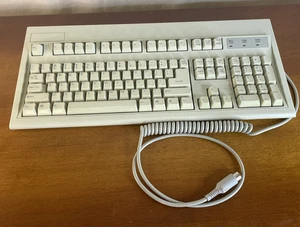 Vintage KeyTronic E03601QL-C 5 Pin Wired Computer Klicky Keyboard Fast Ship - Picture 1 of 7