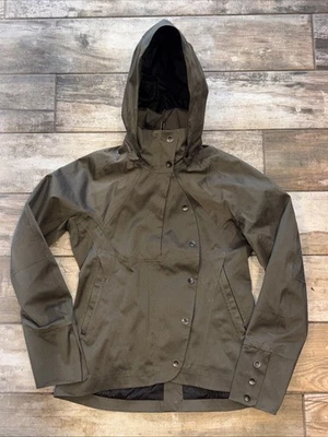 Abrigo Chaqueta de Lluvia NAU Urbane Utility Mujer Talla XS Color Oliva Oscuro Verde Militar Foto 1 de 4