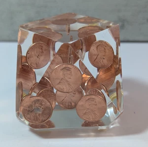 Vintage Lucite Acryl Floating Penny Pennies 1990 Briefbeschwerer - Bild 1 von 5