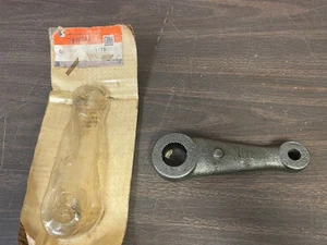 1972-1977 GM CHEVY CAPRICE IMPALA BUICK OLDS PONTIAC STEERING PITMAN ARM NOS 725 - Picture 1 of 2