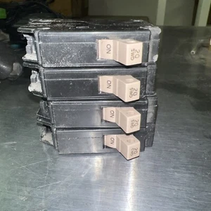 Lot Of 4 Cutler-Hammer Type CH, 1 Pole 20A SWD Circuit Breaker - Picture 1 of 6