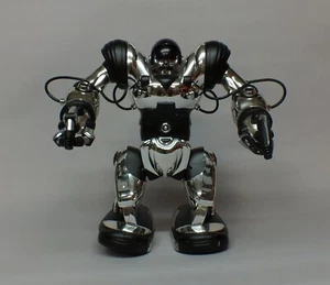 Wowee Robosapien 14" Silver Radio Controlled Robot With Remote - Picture 1 of 14