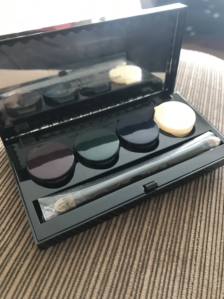 Make Up For Ever 4 Waterproof Cream Color Palette — Black Tango — New  - Image 1 of 4