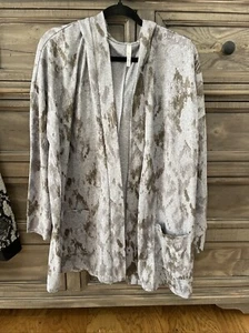 Cárdigan Lularoe Mackenzie hombro caído venta al por menor $52 - Imagen 1 de 6