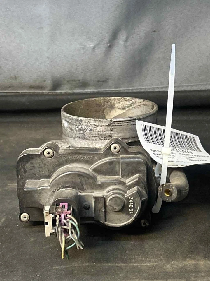 Fits 2003-2006 Chevrolet Tahoe Throttle Body OEM:12570800 - Изображение 1 из 4