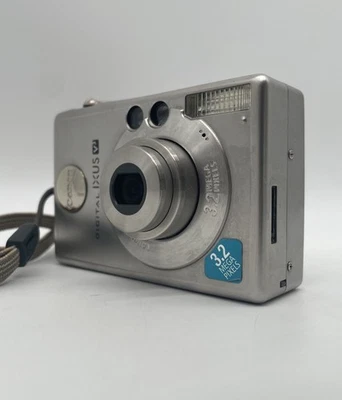 Canon Ixus v3 - Digitalkamera - Kamera - 3.3 MP - Silber - Bild 1 von 4