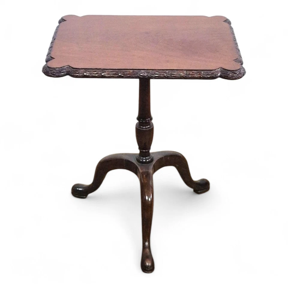 Antique carved mahogany pedestal wine table - side occasional table - Image 1 of 4
