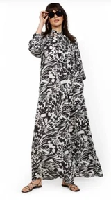 New York & Co Size S Black & White Oversized Floral Maxi Dress Peasant Boho NWT - Picture 1 of 10