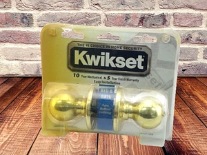 Kwikset Pomello per porta letto e bagno 300T 3 CP con chiusura a pulsante girevole - Foto 1 di 2