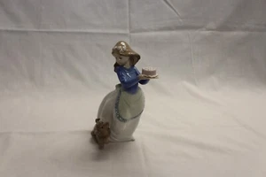 Lladro Nao 1045, Puppy's Birthday (Girl with cake and dog) Dasia 1987 Spain - Picture 1 of 6