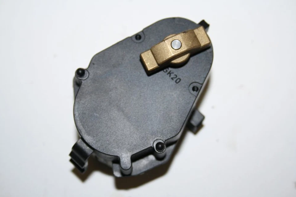 Stellmotor Heizung BMW 528i 5er E39 83637979 VALEO 06-1998 — 第 1/3 张图片