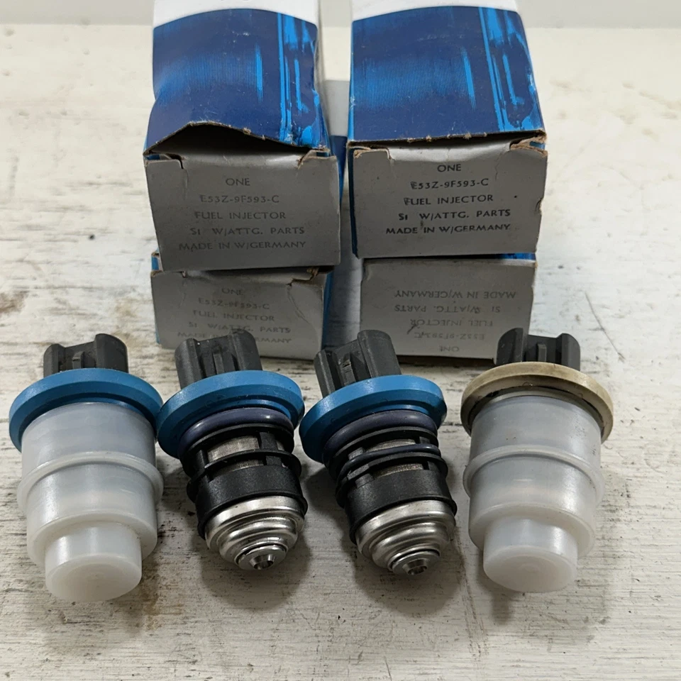Lote de 4 Novos Injetores de Combustível Ford E53Z9F593C Compatível com 1985-87 Tempo Mercury Topaz Fabricante de Equipamento Original - Imagem 1 de 4