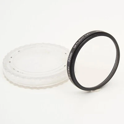 VIVITAR 52mm SKYLIGHT (1A)  GLASS FILTER In CASE #AC766 - Image 1 of 2