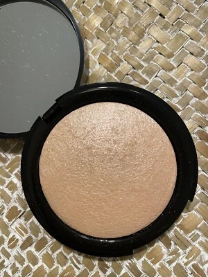 Iluminador iluminador Mally Glowing Goddess - brillo rosado - tamaño completo de 0,20 oz - nuevo Foto 1 de 3
