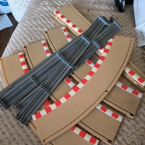 Scalextric Classic 1:32 Borders Barriers 4 Standard Curves 2 Lead In ex con . - Picture 1 of 1