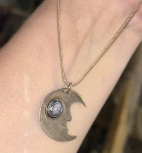 VINTAGE Crescent “Man In The Moon” SILVER Bezel Set Blue (Sapphire?) Gem Pendant - Picture 1 of 7