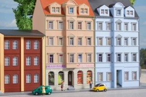 N Scale Buildings - 14477 - Townhouse Ringstraße 3 - Kit - Picture 1 of 3