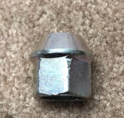 Nueva tuerca de rueda Mopar Dodge, Magnum y Chrysler pieza #6507825AA Foto 1 de 4