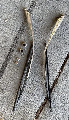 Mercedes Benz 280 SEL 1971 limpiaparabrisas y lavadora agua cromada boquillas  Foto 1 de 2