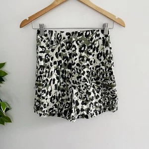 Supre Women's Size 8 Cargo Style Shorts White Green Camo Pattern - Picture 1 of 8