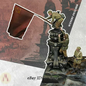 1/35 WWII Soviet Soldiers with Building Resin Model Kits Unpainted Recast 729 - Picture 1 of 5