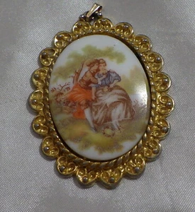 Vintage LIMOGUE  romantic scene pendant gold plated frame  2' - Picture 1 of 6