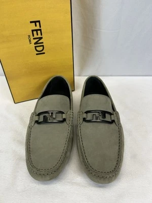 Mocasines Fendi Driver O-Lock Logo Placa en Gris Talla US 7 Foto 1 de 4