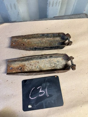 1980 86 1997 Ford F250 F350 OBS 4WD CONJUNTO DE PAR DE SUPORTE DE MONTAGEM DE CHOQUE SUPERIOR FRONTAL - Imagem 1 de 4