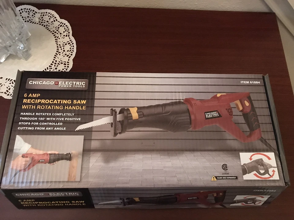 Chicago Electric Reciprocating Saw 6.0 AMP With Blades / 12 Blade Include Saw - Image 1 of 4