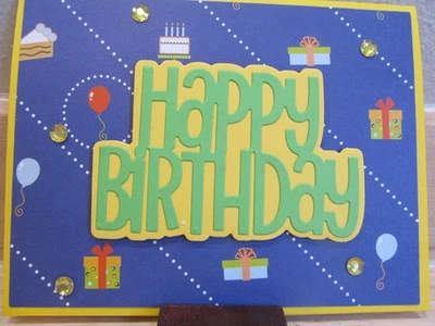 Tarjeta de feliz cumpleaños hecha a mano Foto 1 de 4