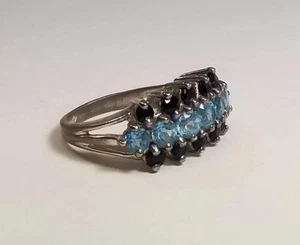 Anello in argento sterling 925 misura 5 gemme blu e nere? Cristalli? Gioielli vintage - Foto 1 di 21