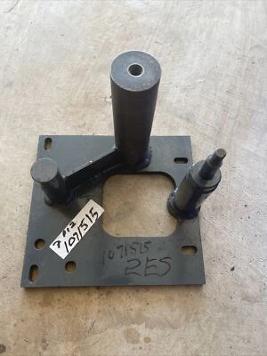 Soporte de remolque lateral derecho Elgin soldadura 1071515 NOS Foto 1 de 4