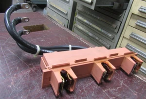 😃GE GENERAL ELECTRIC 30 AMP EVOLUTION E9000 MCC BUCKET STABS 3P E9000L4G1 -FLAW - Picture 1 of 11