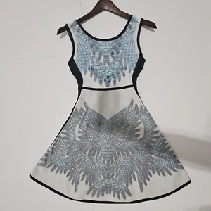 The Kewl Shop Gr. M schwarz Kanten geflügelte Feder Design ausgestellt Mini Bodycon Banda - Bild 1 von 21