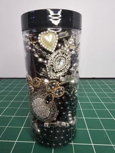 Mystery Jewelry Jar "Just Glamorous" Vintage To New Wearable Mixed Lot - Imagen 1 de 4