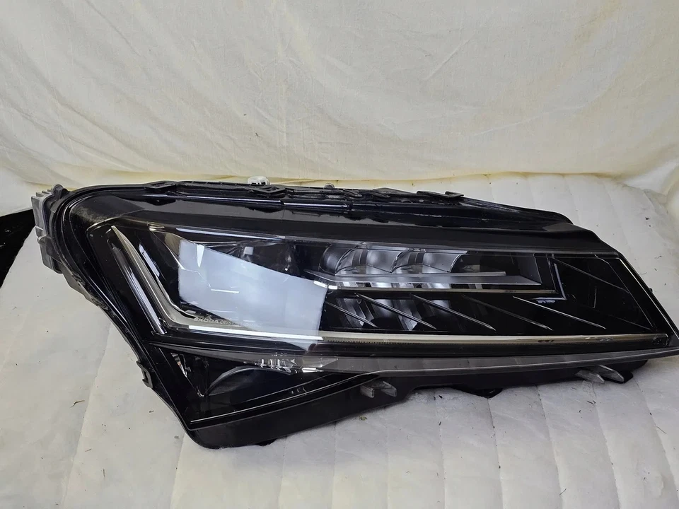 Frontscheinwerfer Skoda Superb III 3V1941016D 992941571AA LED Rechts Headlight - Bild 1 von 4
